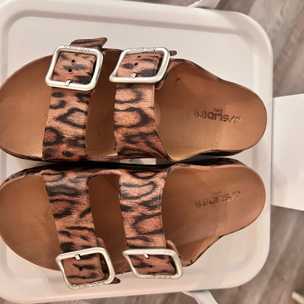 J/Slides **Discontinued Leopard Print** - image 4